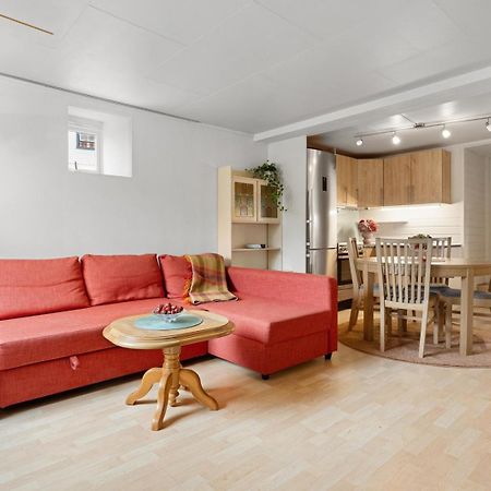 Room In Cozy Apartment 7 Min Walk From The City Center Tromso Exterior photo