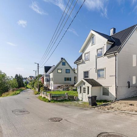 Room In Cozy Apartment 7 Min Walk From The City Center Tromso Exterior photo