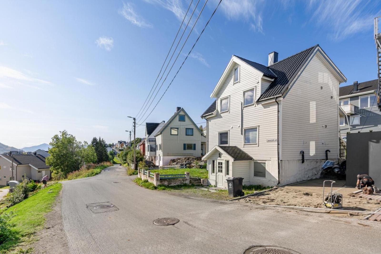 Room In Cozy Apartment 7 Min Walk From The City Center Tromso Exterior photo